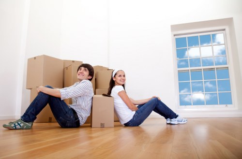 Local moving support for homes and businesses in Woolwich